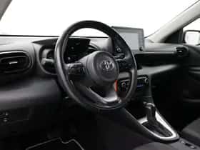 Toyota Yaris (2021) thumbnail 2