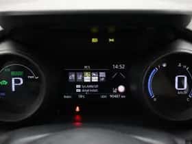Toyota Yaris (2021) thumbnail 3