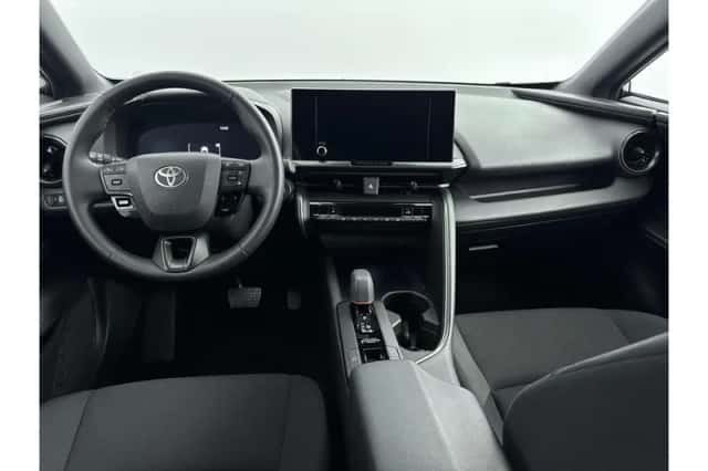 Toyota C-HR (2024) thumbnail 2