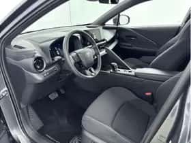 Toyota C-HR (2024) thumbnail 11