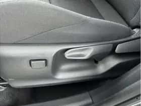 Toyota C-HR (2024) thumbnail 13
