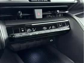 Toyota C-HR (2024) thumbnail 17