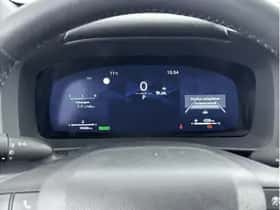 Toyota C-HR (2024) thumbnail 3