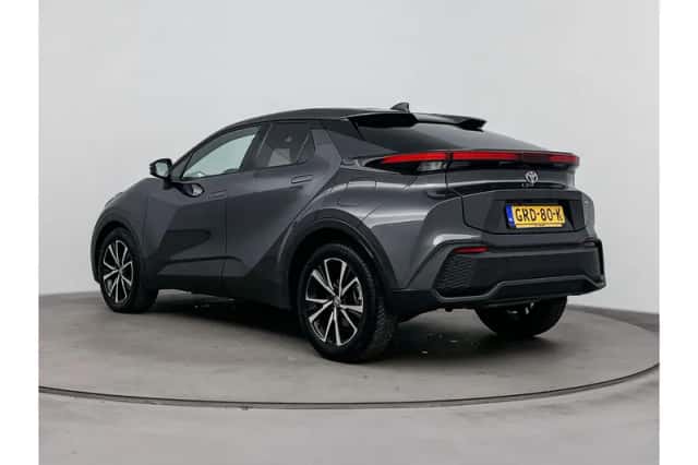 Toyota C-HR (2024) thumbnail 4
