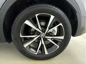 Toyota C-HR (2024) thumbnail 6