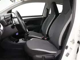 Toyota Aygo (2021) thumbnail 17
