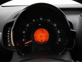 Toyota Aygo (2021) thumbnail 3
