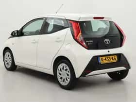 Toyota Aygo (2021) thumbnail 4