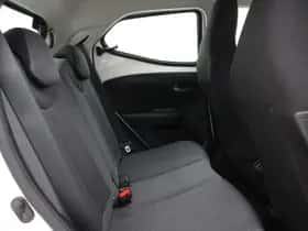 Toyota Aygo (2021) thumbnail 31