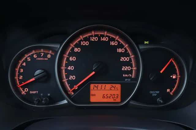 Toyota Yaris (2016) thumbnail 3