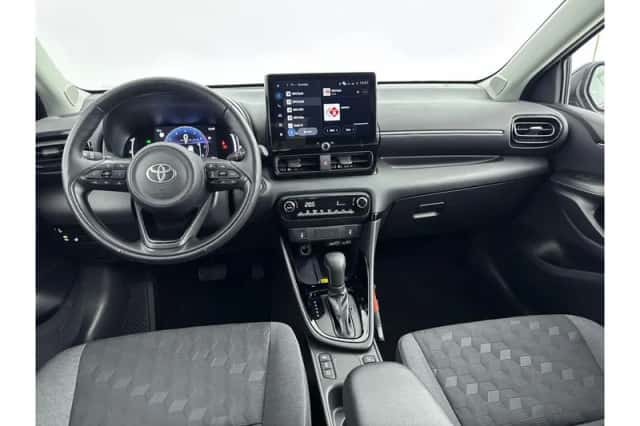 Toyota Yaris (2025) thumbnail 2