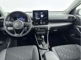 Toyota Yaris (2025) thumbnail 2
