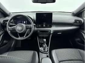 Toyota Yaris (2024) thumbnail 2