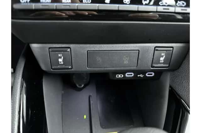 Toyota Yaris (2024) thumbnail 5