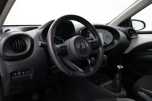 Toyota Aygo X (2023) thumbnail 2