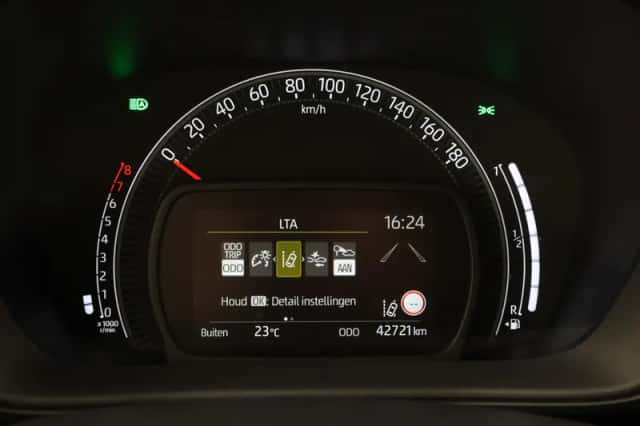 Toyota Aygo X (2023) thumbnail 3