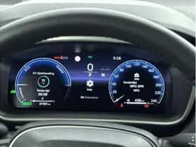Toyota Corolla (2024) thumbnail 2