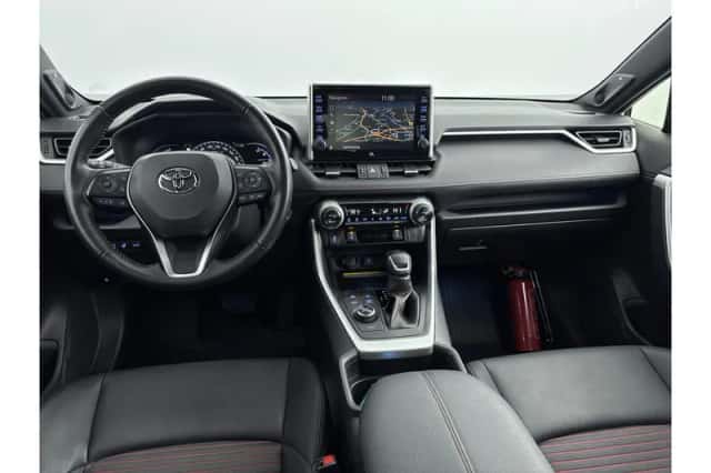 Toyota RAV4 (2022) thumbnail 2