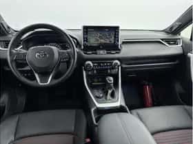 Toyota RAV4 (2022) thumbnail 2