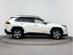 Toyota RAV4 (2022) thumbnail 16