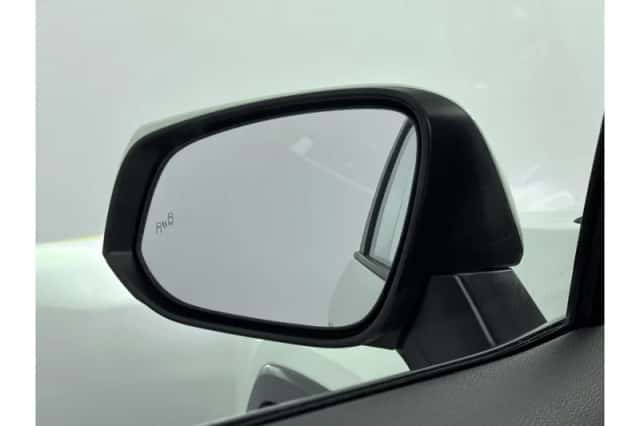 Toyota RAV4 (2022) thumbnail 5