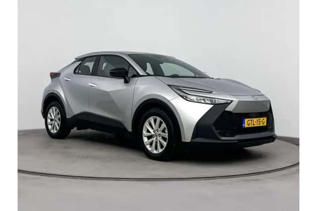 Toyota C-HR (2024) thumbnail 1