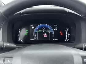Toyota C-HR (2024) thumbnail 3