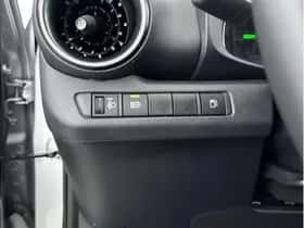 Toyota C-HR (2024) thumbnail 22