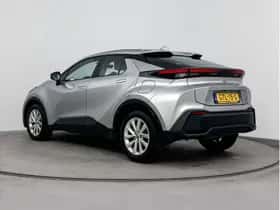 Toyota C-HR (2024) thumbnail 4