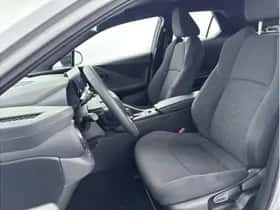 Toyota C-HR (2024) thumbnail 6