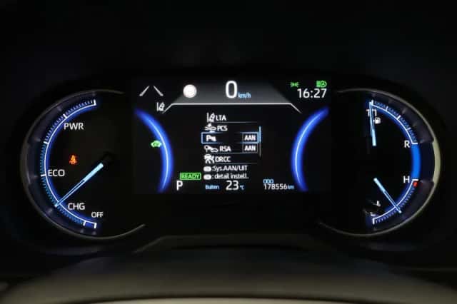 Toyota RAV4 (2022) thumbnail 3