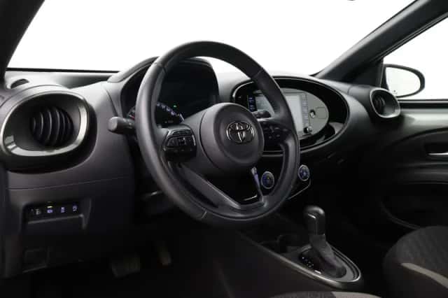 Toyota Aygo X (2023) thumbnail 2