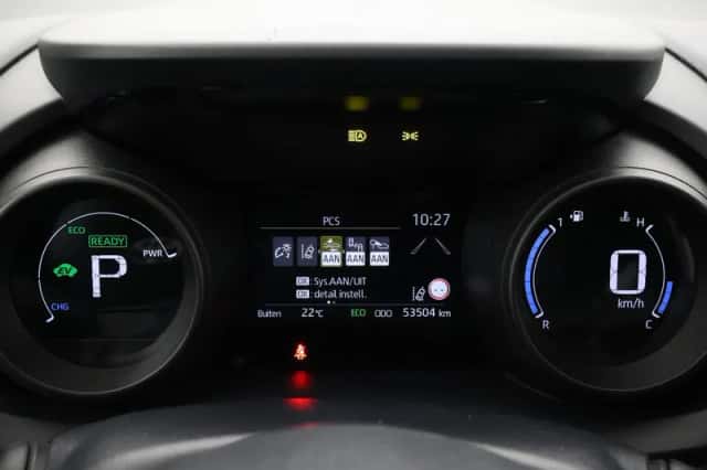 Toyota Yaris (2021) thumbnail 3