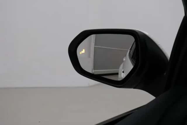 Toyota Yaris (2021) thumbnail 5