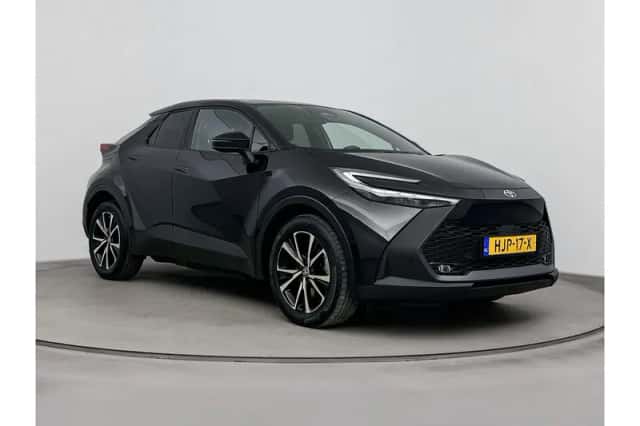 Toyota C-HR (2025) thumbnail 1