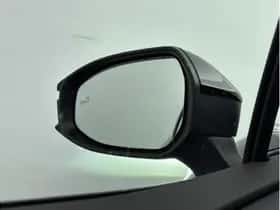 Toyota C-HR (2025) thumbnail 4