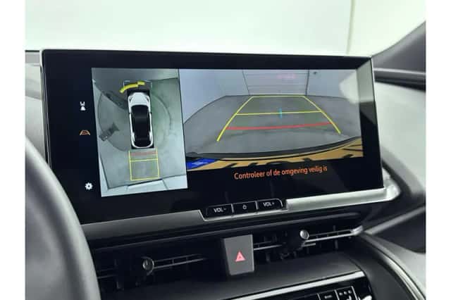 Toyota C-HR (2025) thumbnail 5
