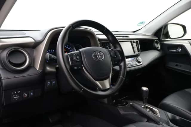 Toyota RAV4 (2013) thumbnail 2
