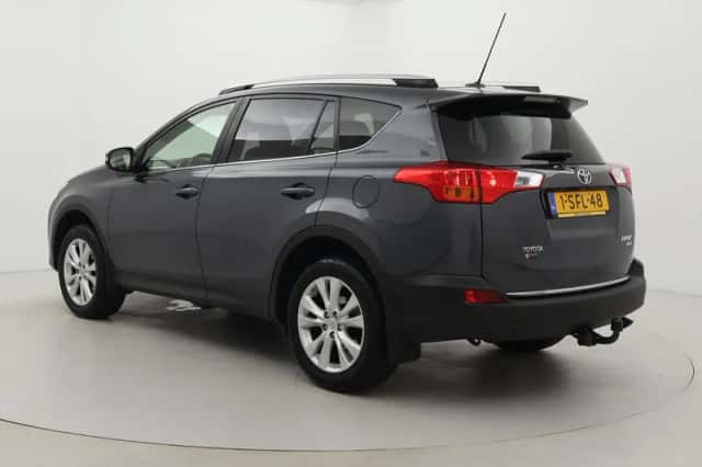 Toyota RAV4 (2013) thumbnail 4
