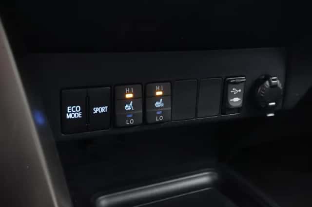 Toyota RAV4 (2013) thumbnail 6