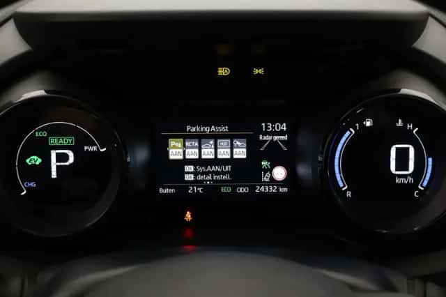 Toyota Yaris (2023) thumbnail 3