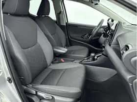 Toyota Yaris (2025) thumbnail 24