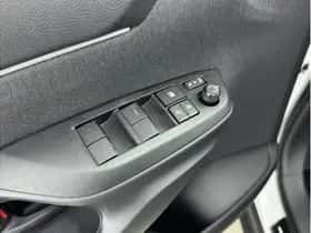 Toyota Yaris Cross (2024) thumbnail 17