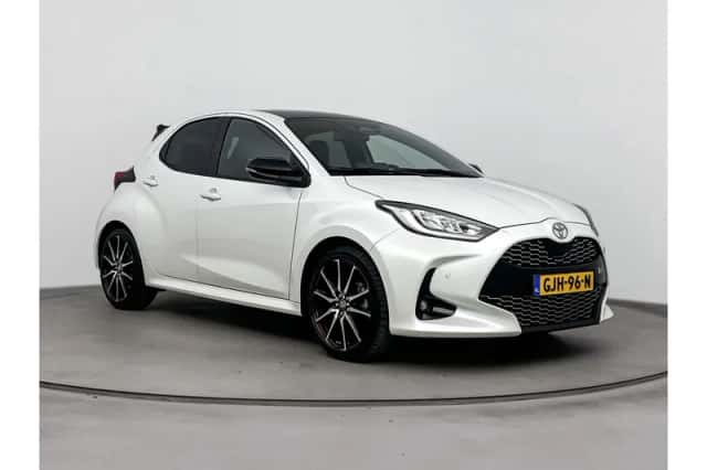 Toyota Yaris (2024) thumbnail 1