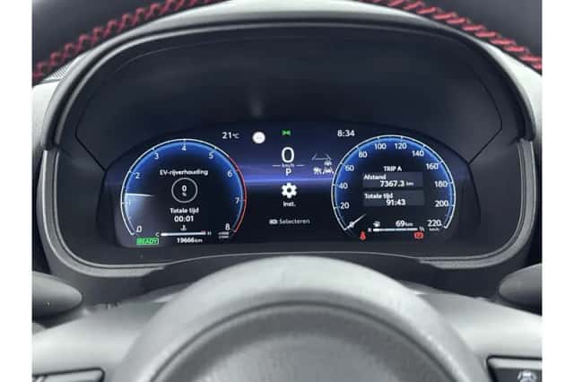 Toyota Yaris (2024) thumbnail 3