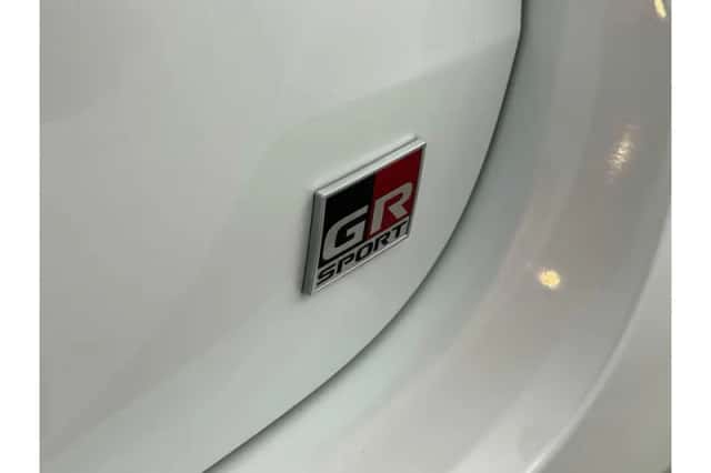 Toyota Yaris (2024) thumbnail 5