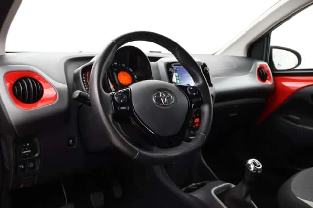 Toyota Aygo (2021) thumbnail 2