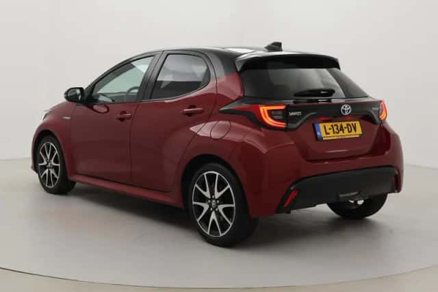 Toyota Yaris (2021) thumbnail 4
