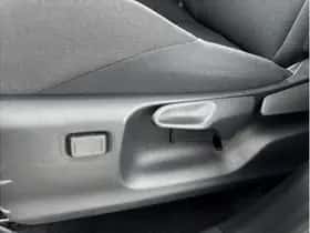 Toyota C-HR (2025) thumbnail 13