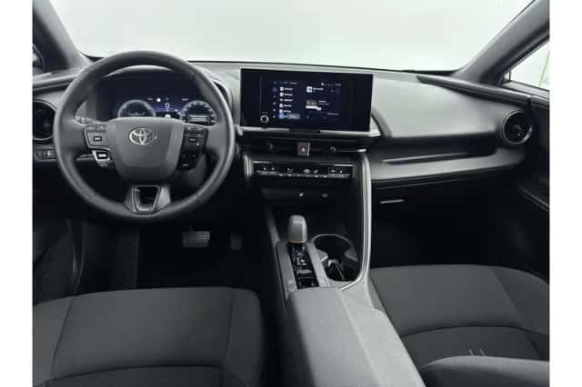 Toyota C-HR (2025) thumbnail 2